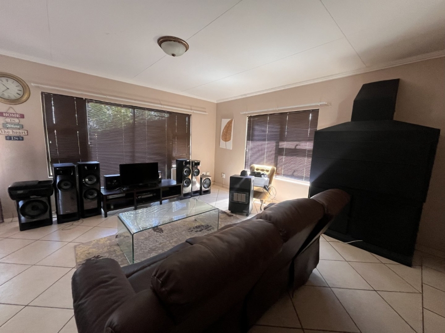 4 Bedroom Property for Sale in Lilyvale Free State